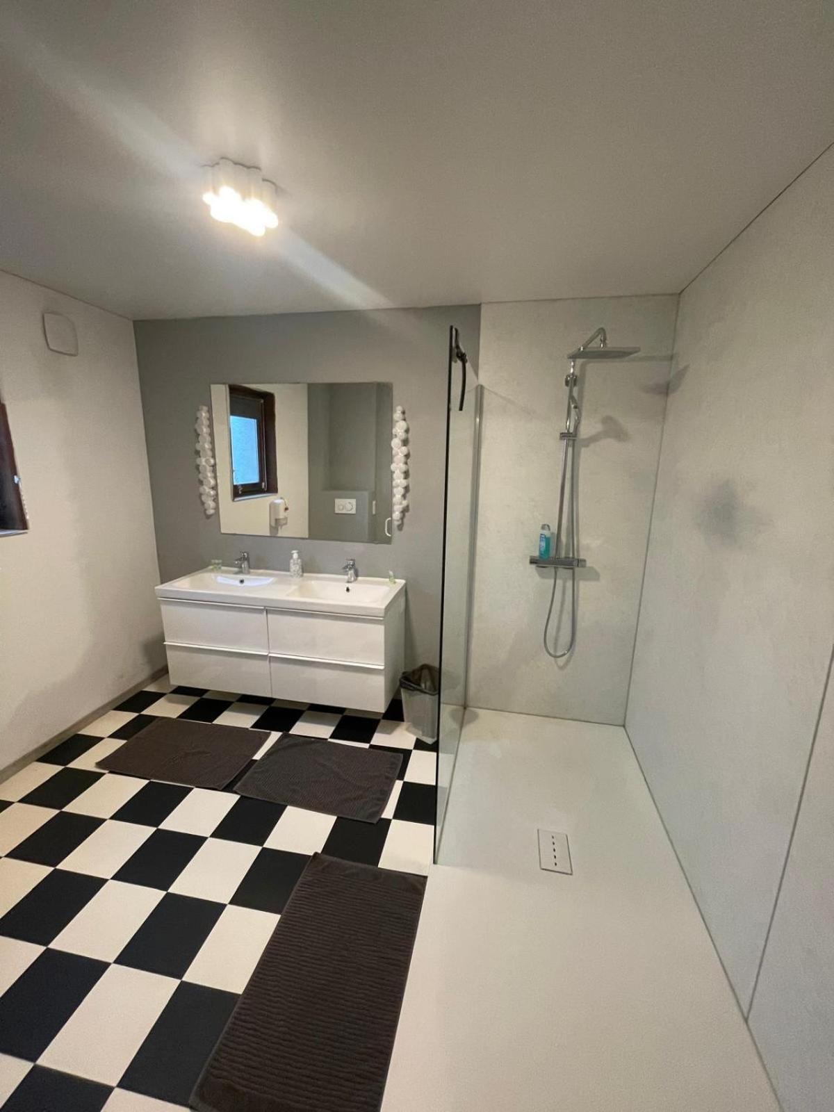 PAUSE NATURE Chambre spacieuse avec salle de bain privative et entrée indépendante Sorbais Exterior foto